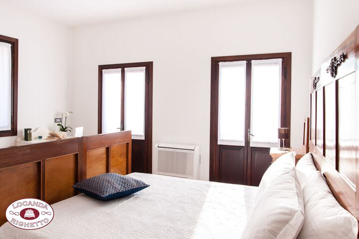 Room 8 of 63
