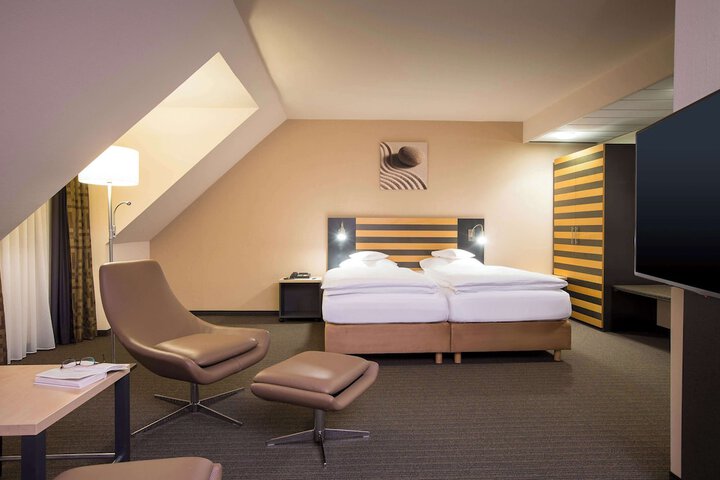 Room 11 of 81