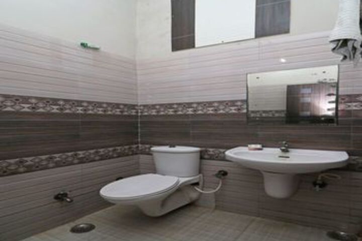 Room 2 of 25