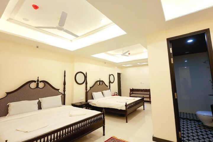 Room 16 of 18