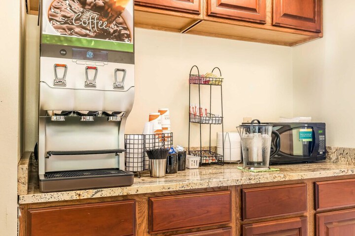 Breakfast/Coffee Service 18 of 30