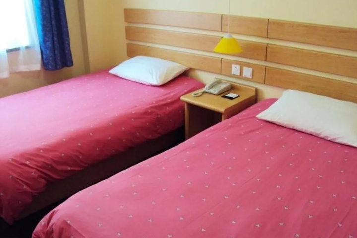 Room 3 of 17