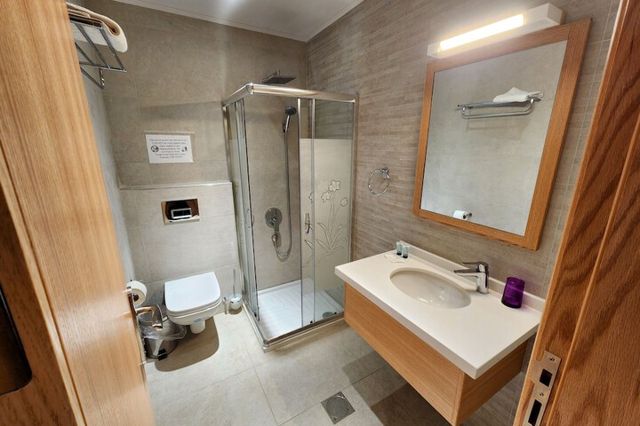 Room 12 of 31