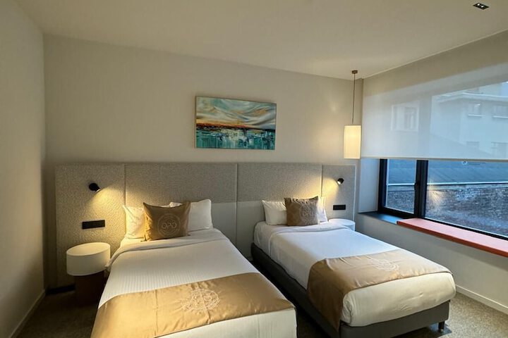 Room 33 of 105