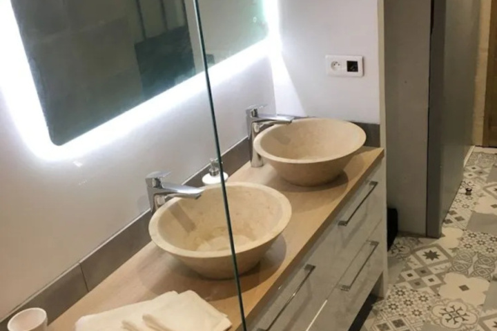 Room 10 of 30