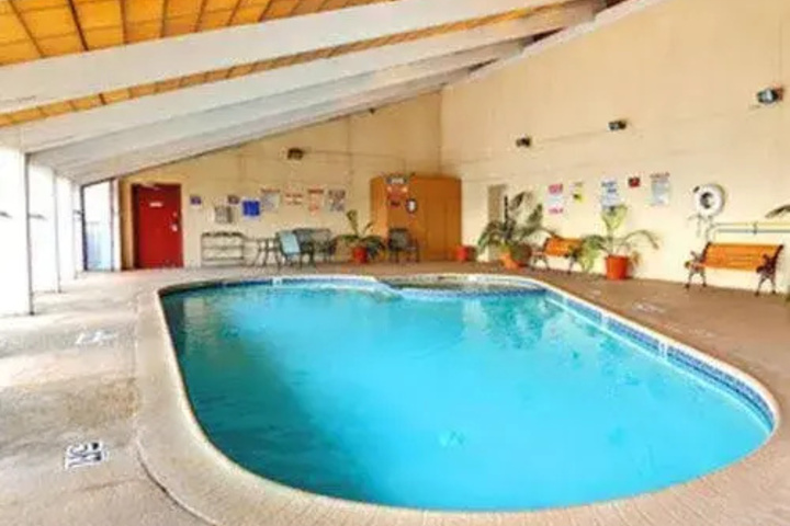 Pool 4 of 5