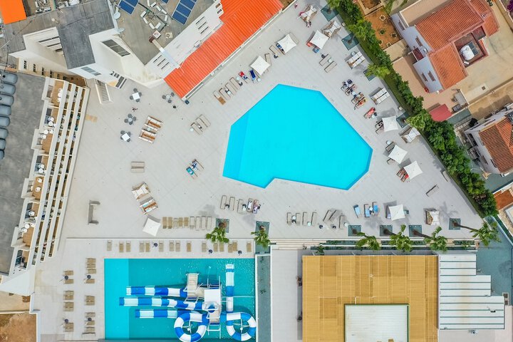 Pool 45 of 90