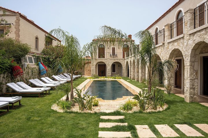 Pool 23 of 36