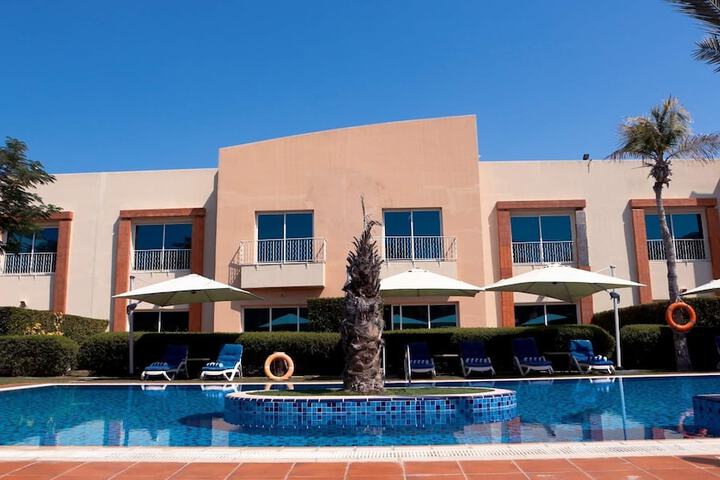 Pools & Facilities