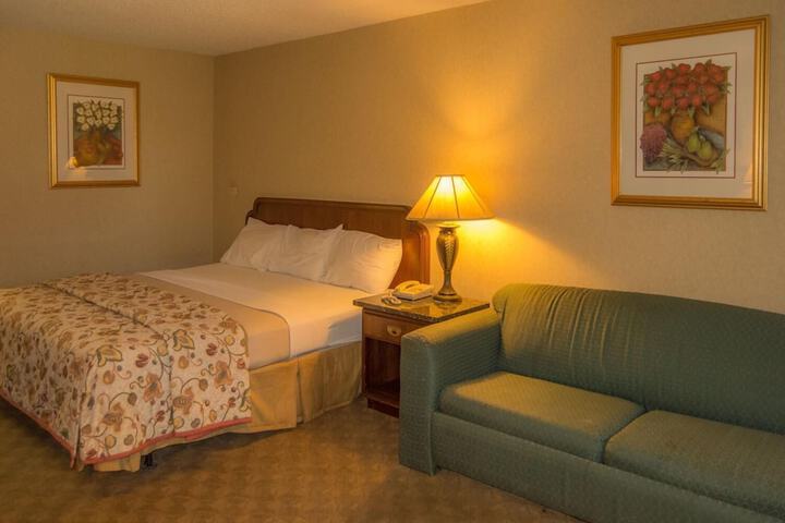 Room 5 of 27