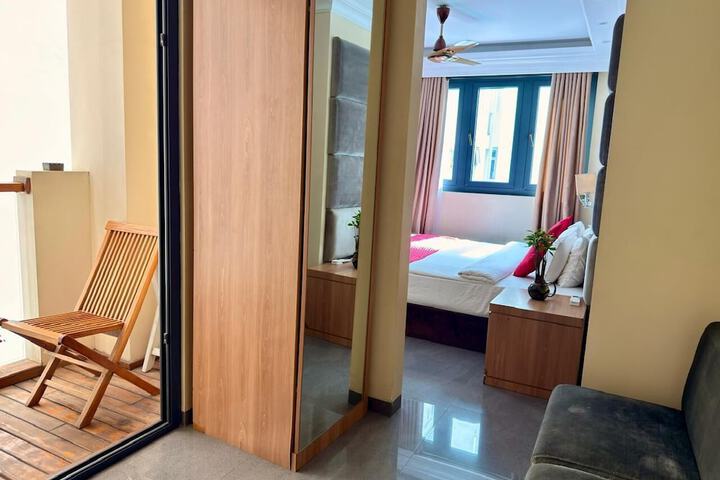 Room 16 of 40