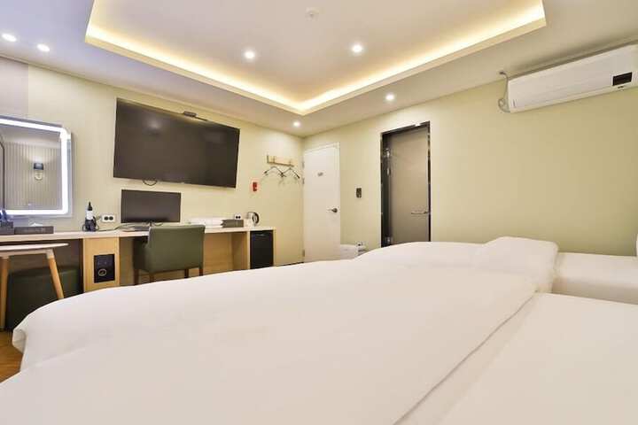 Room 21 of 63