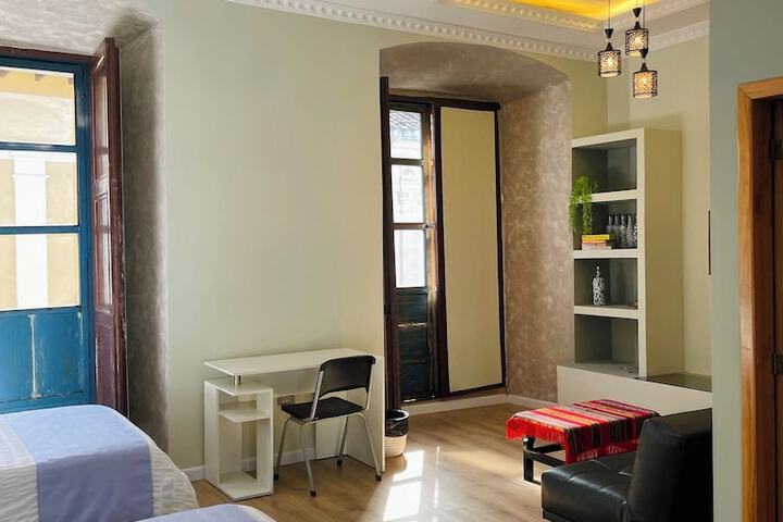 Room 12 of 37