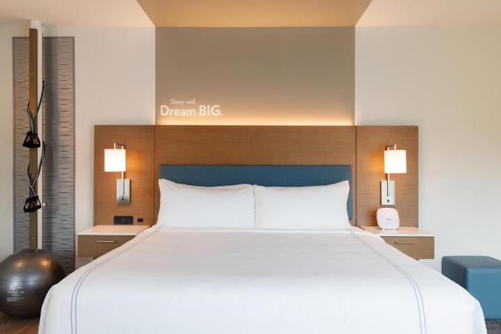 Standard | King Bed (20 of 28)