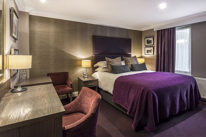 Room 9 of 49