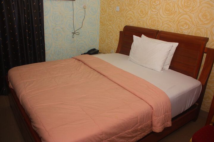 Room 5 of 19