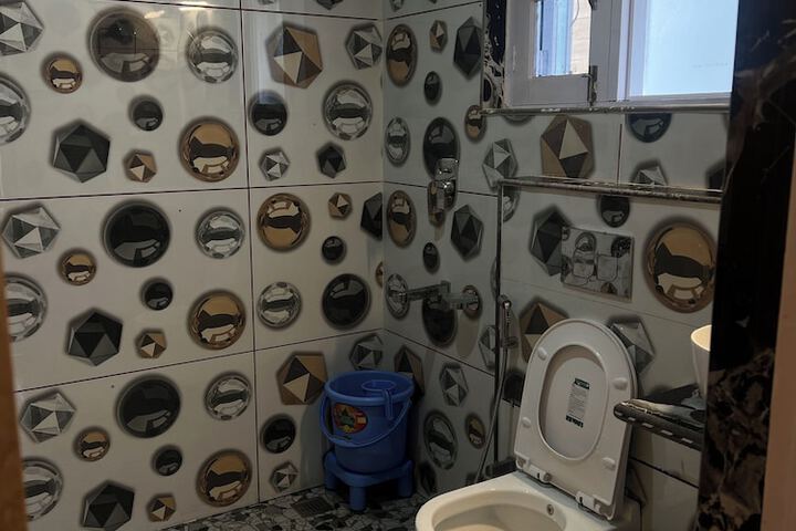 Room 15 of 30