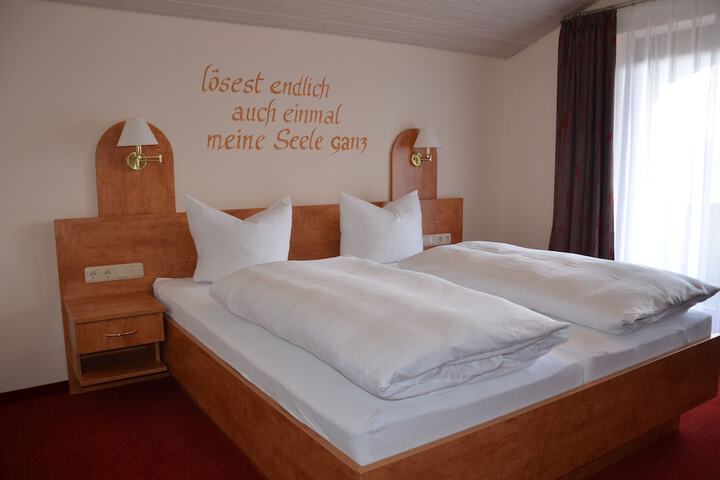 Room 4 of 27
