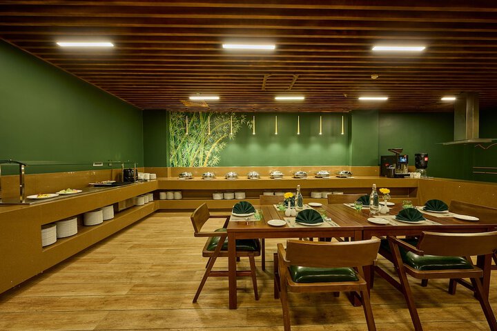 Dining 27 of 39