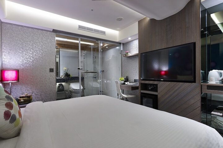 Room 9 of 55