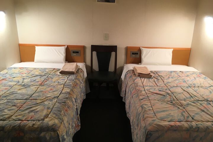 Room 11 of 41