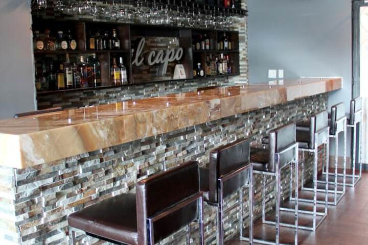 Lounge 54 of 66
