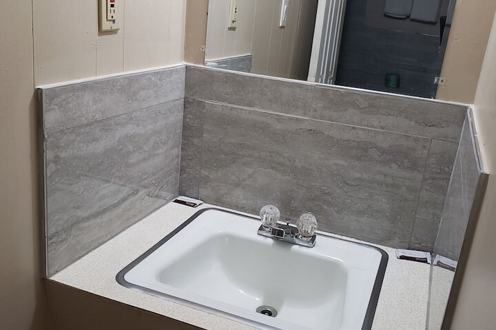 Standard | King Bed (3 of 14)