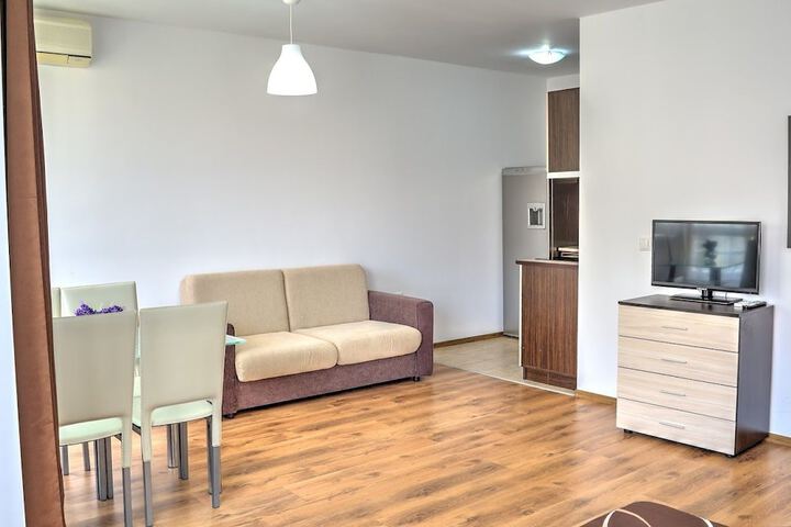 Room 13 of 29