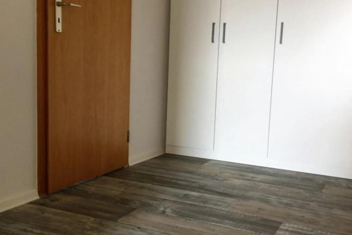 Room 9 of 16
