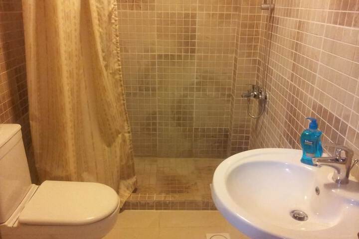 Room 27 of 36