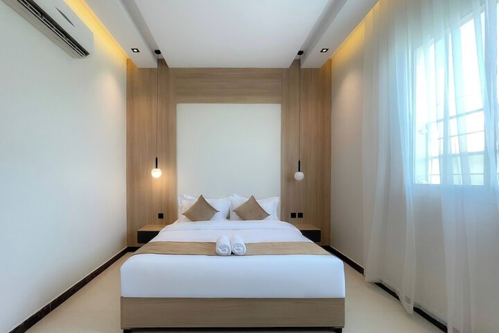 Room 13 of 30