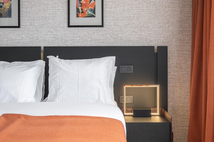 Room 42 of 122