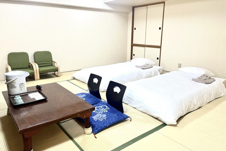 Room 14 of 33