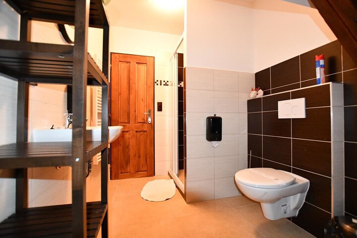 Room 5 of 12
