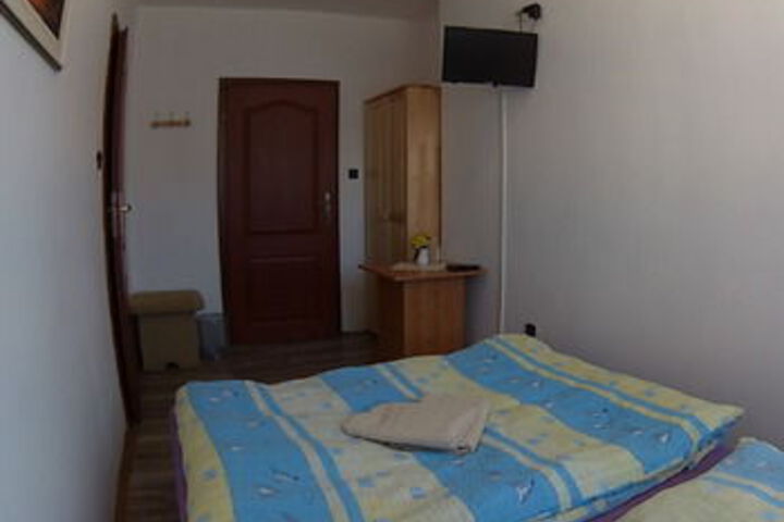 Room 24 of 69