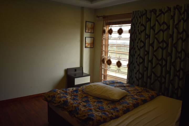 Room 5 of 12