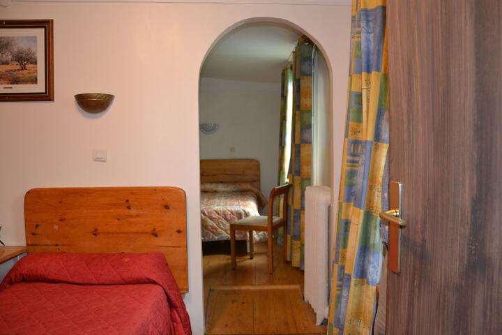 Room 13 of 70