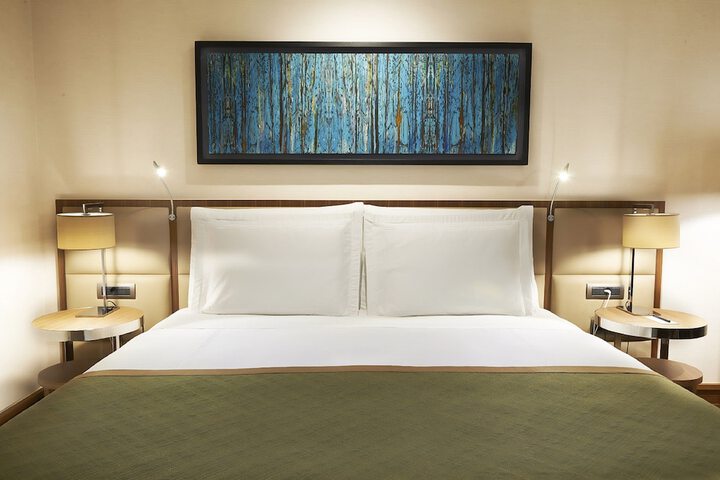 Room 6 of 36