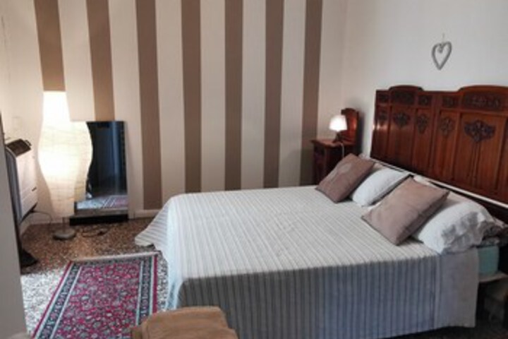 Room 14 of 24