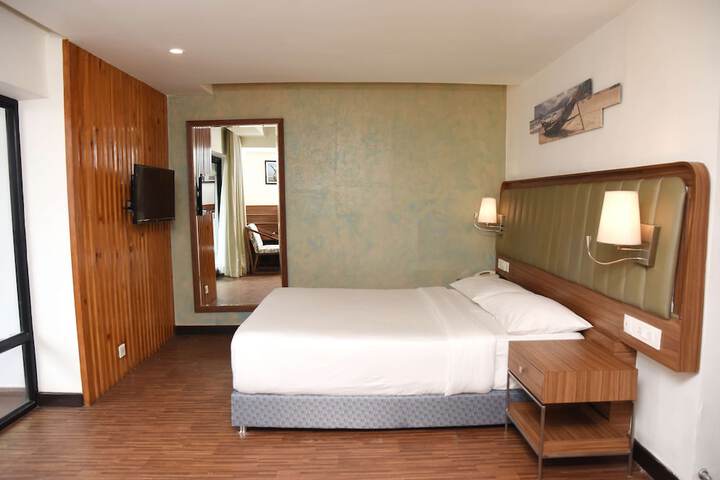 Room 7 of 143