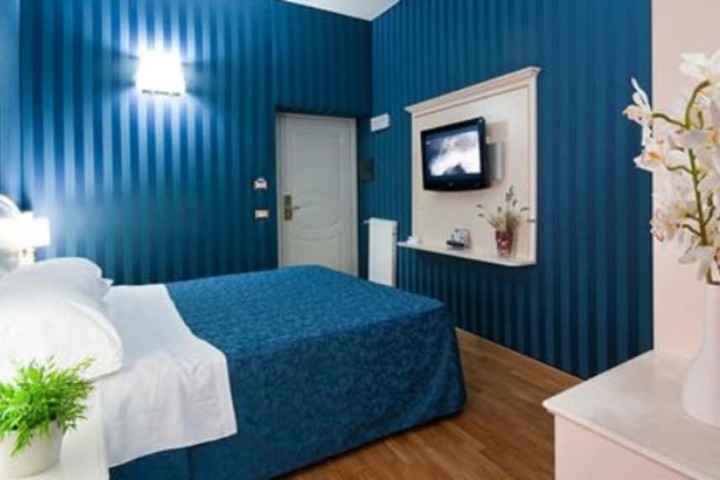 Room 34 of 63