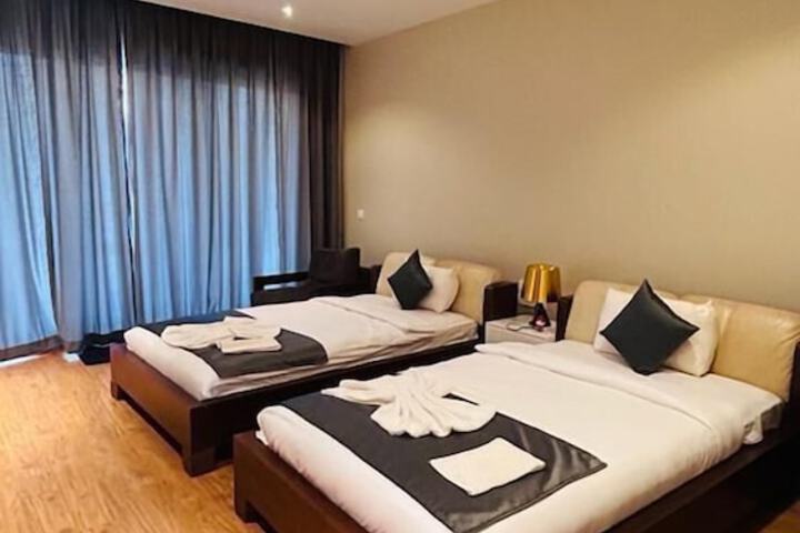 Room 5 of 31