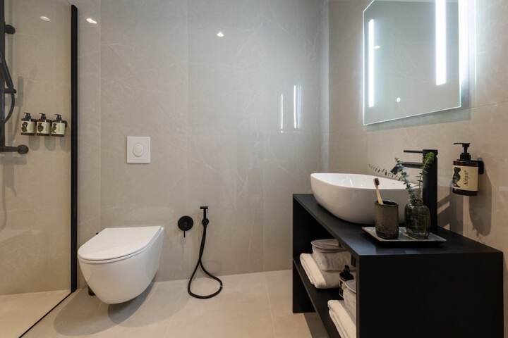 Room 13 of 22