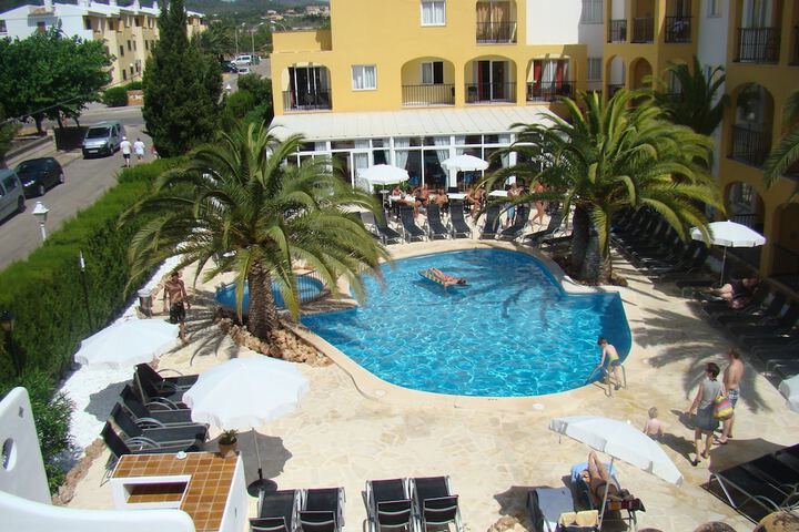 Pool Hotel