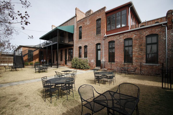 Hotel Exterior 19 of 24