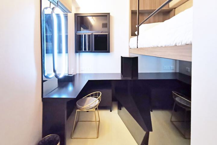 Room 17 of 180