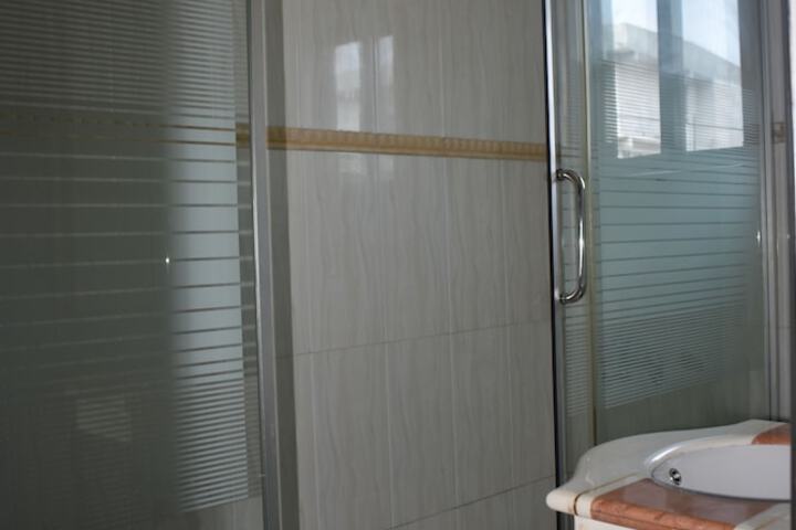 Room 14 of 30