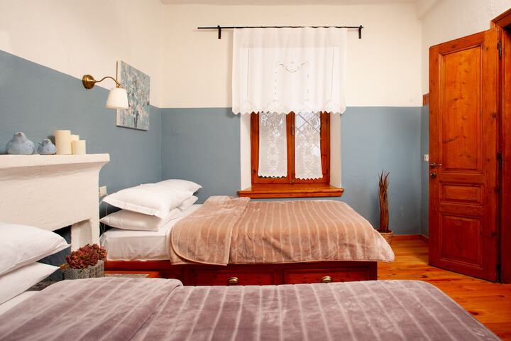 Room 18 of 80