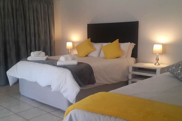Room 8 of 90