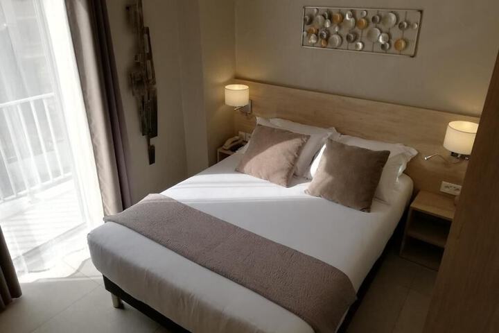 Room 14 of 42